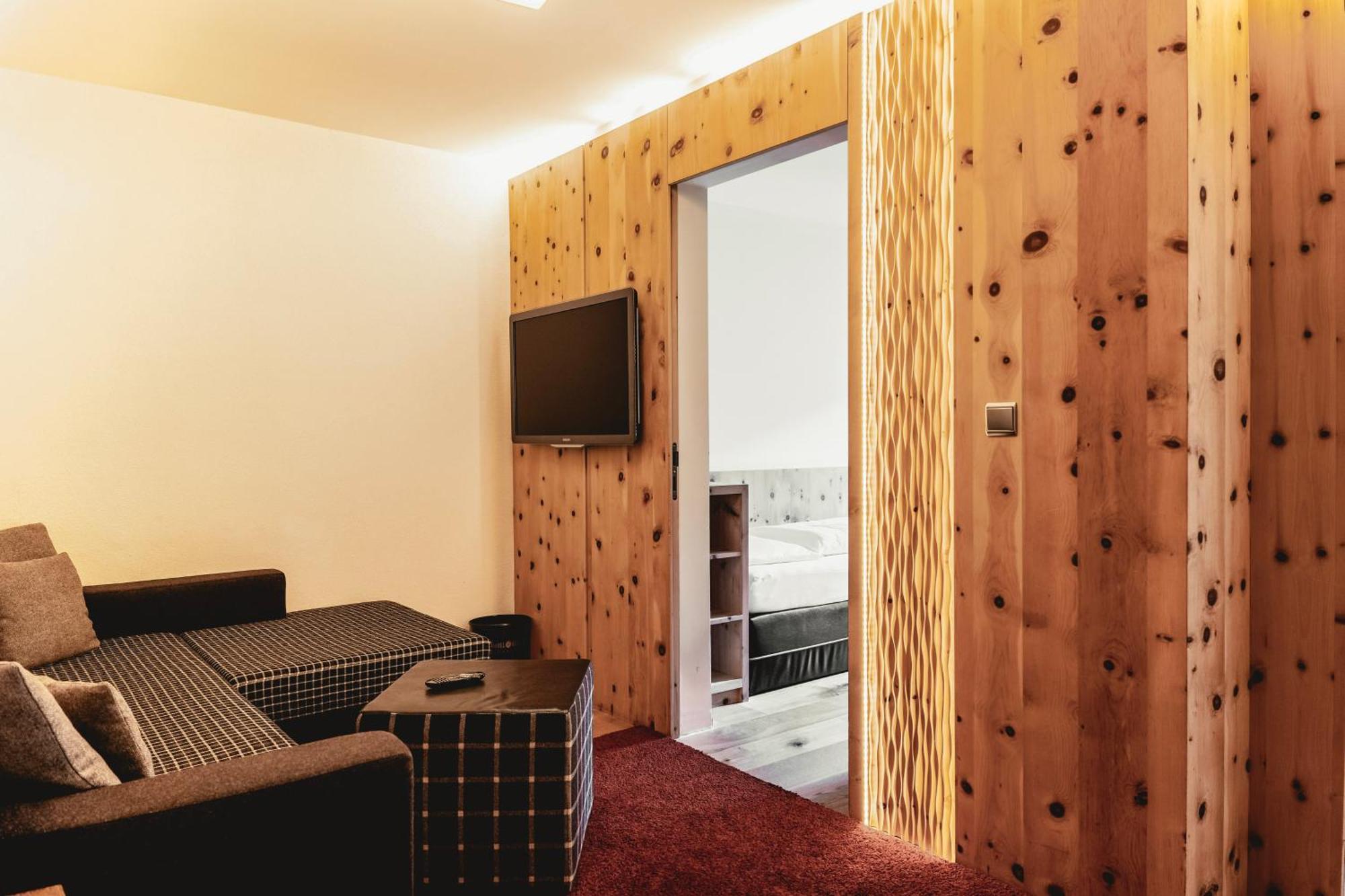 Held Hotel Fuegen Exterior photo