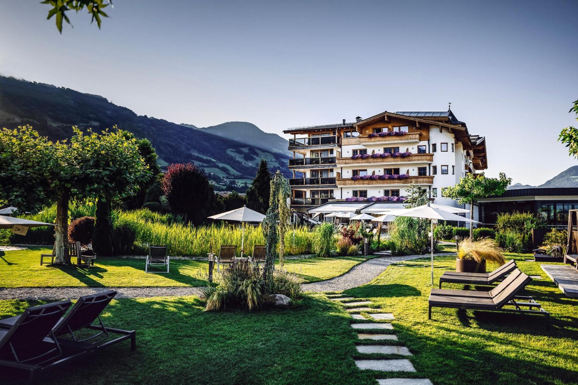 Held Hotel Fuegen Exterior photo